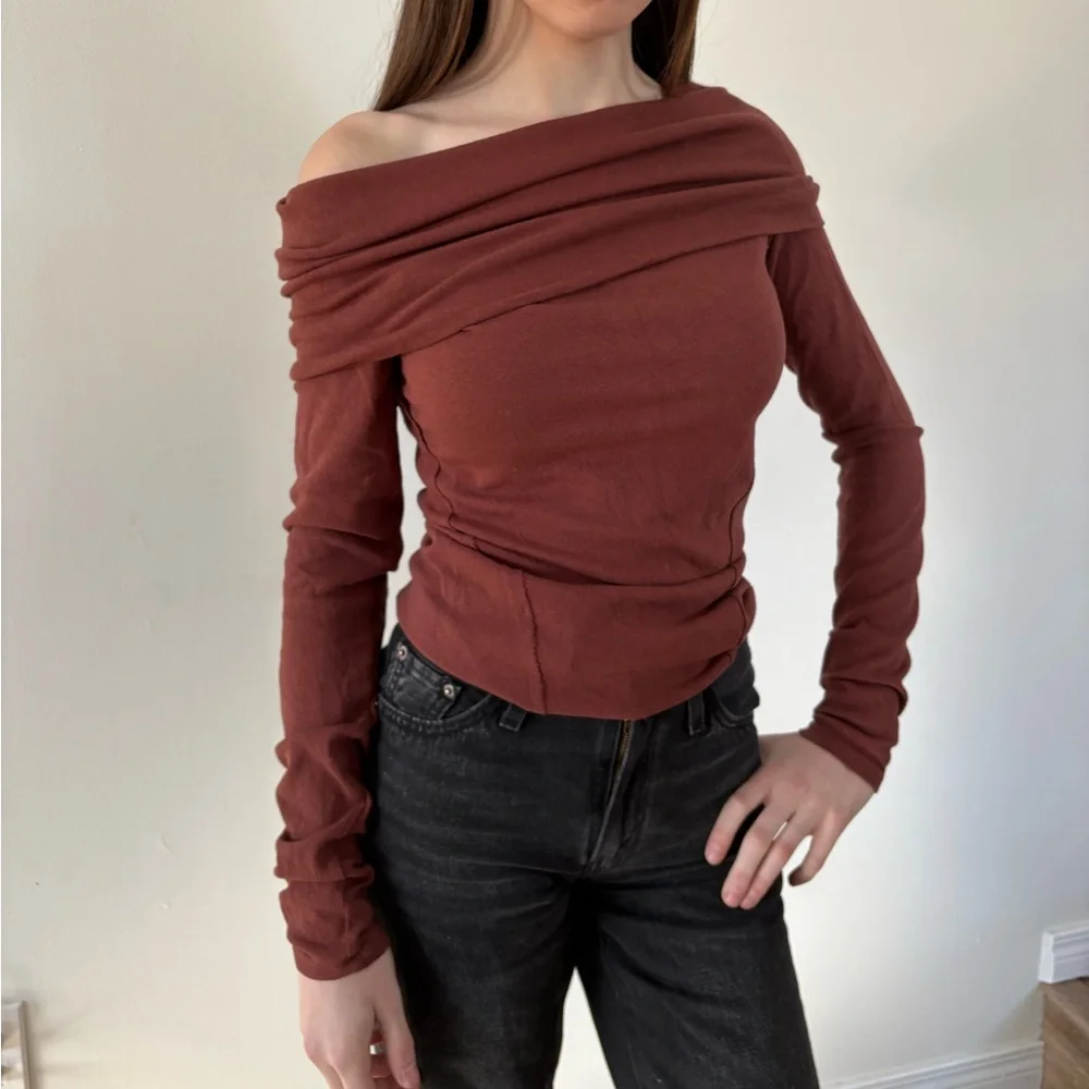 Off-Shoulder Rust Top - Picture 2 of 4